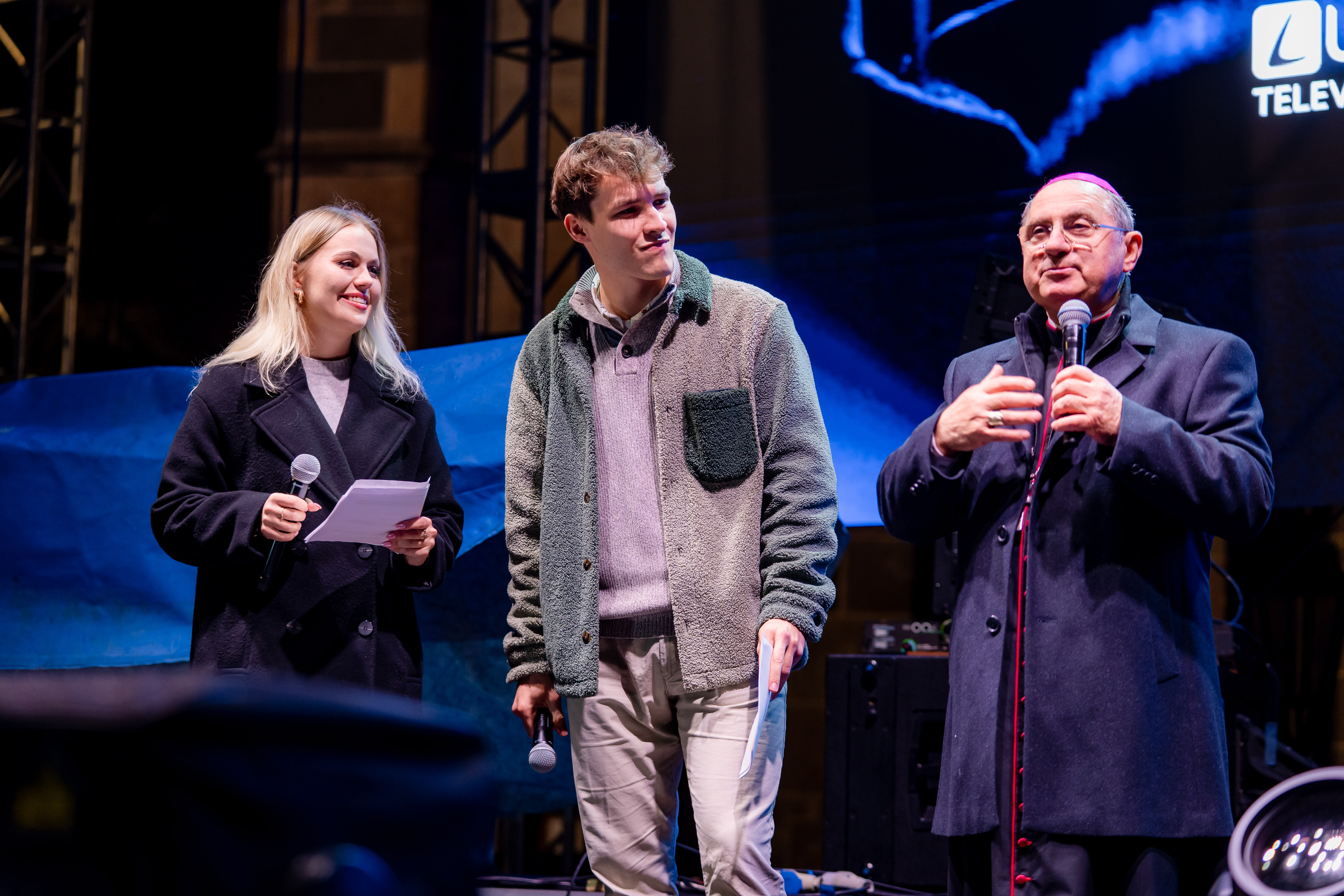 Stretnutie mladeze s arcibiskupom Bernardom Boberom a DJ-26